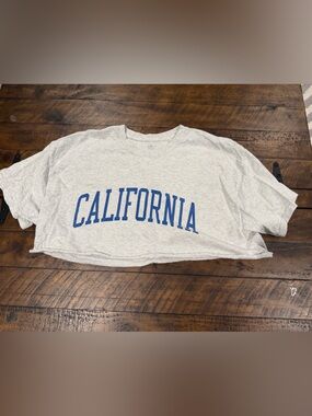 GAP Light Heather Gray Crop Tee with Blue 'CALIFORNIA' Print